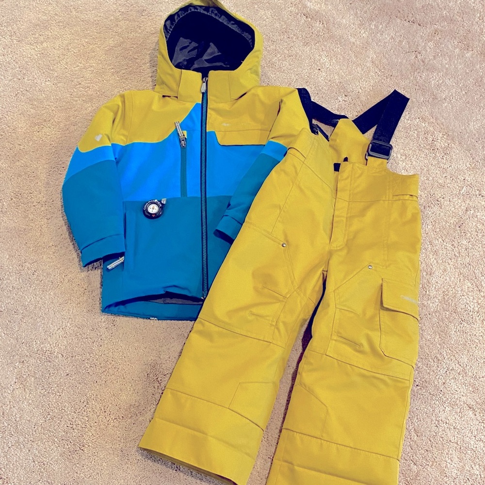 Boy’s snow jacket and bibs 3T/4T